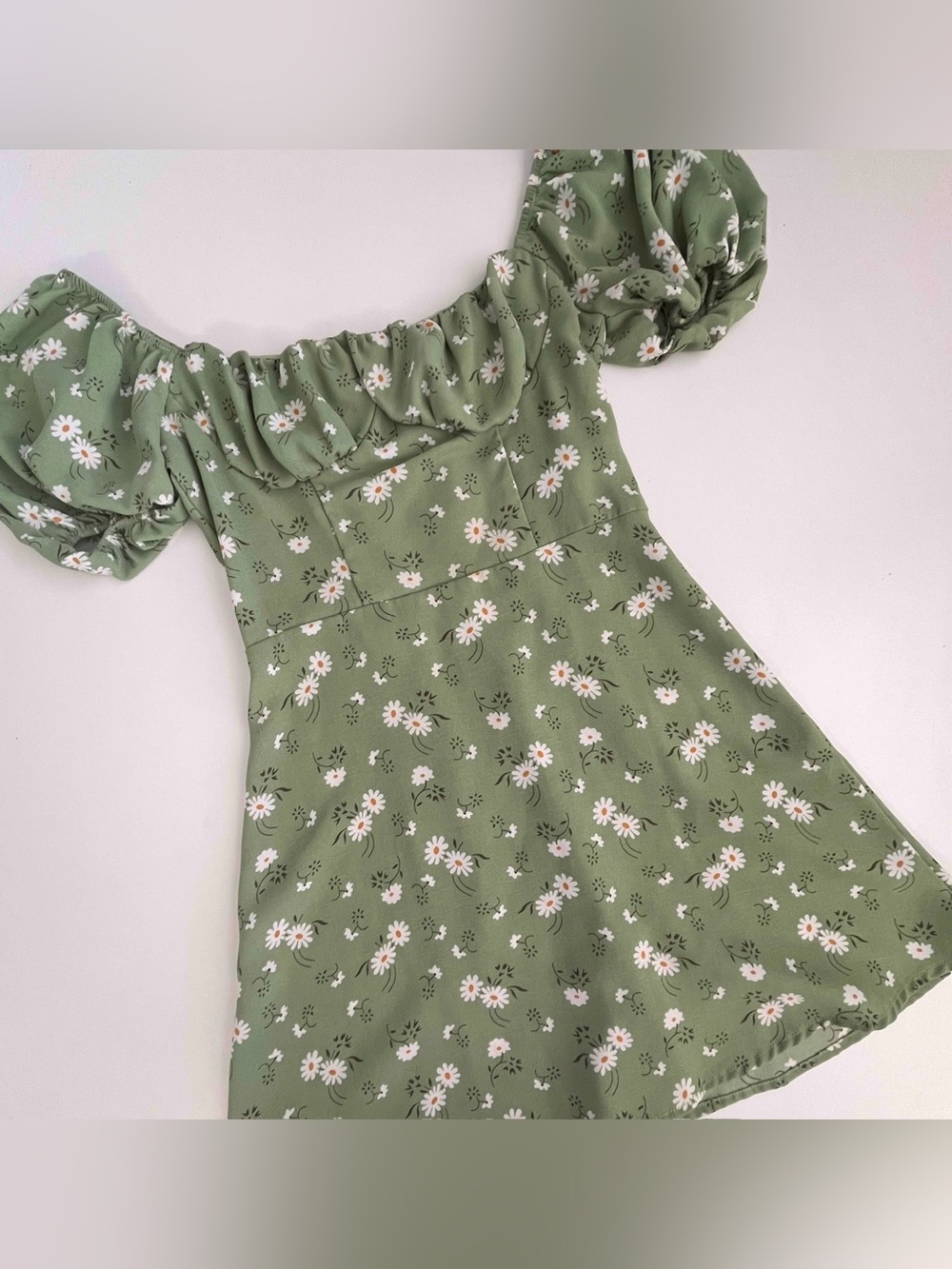 Green Daisy Puff Sleeve Mini Dress - Picture 3 of 4